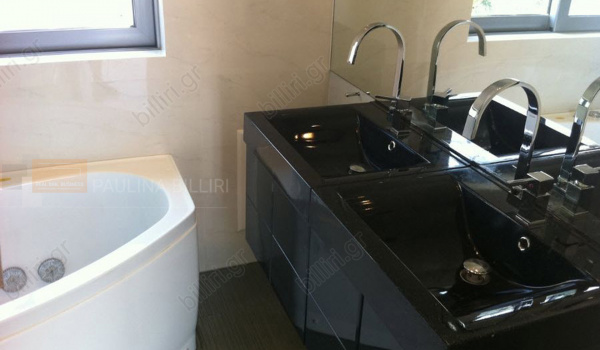 Mπάνιο  master υπνοδωματίου - Master Bedroom bathroom